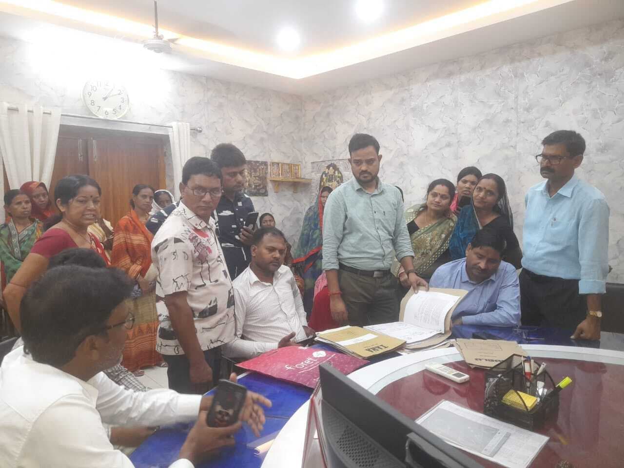 Dhanbad News : भौंरा के रैयतों की जीएम से वार्ता बेनतीजा, ट्रांसपोर्टिंग ठप करने की चेतावनी