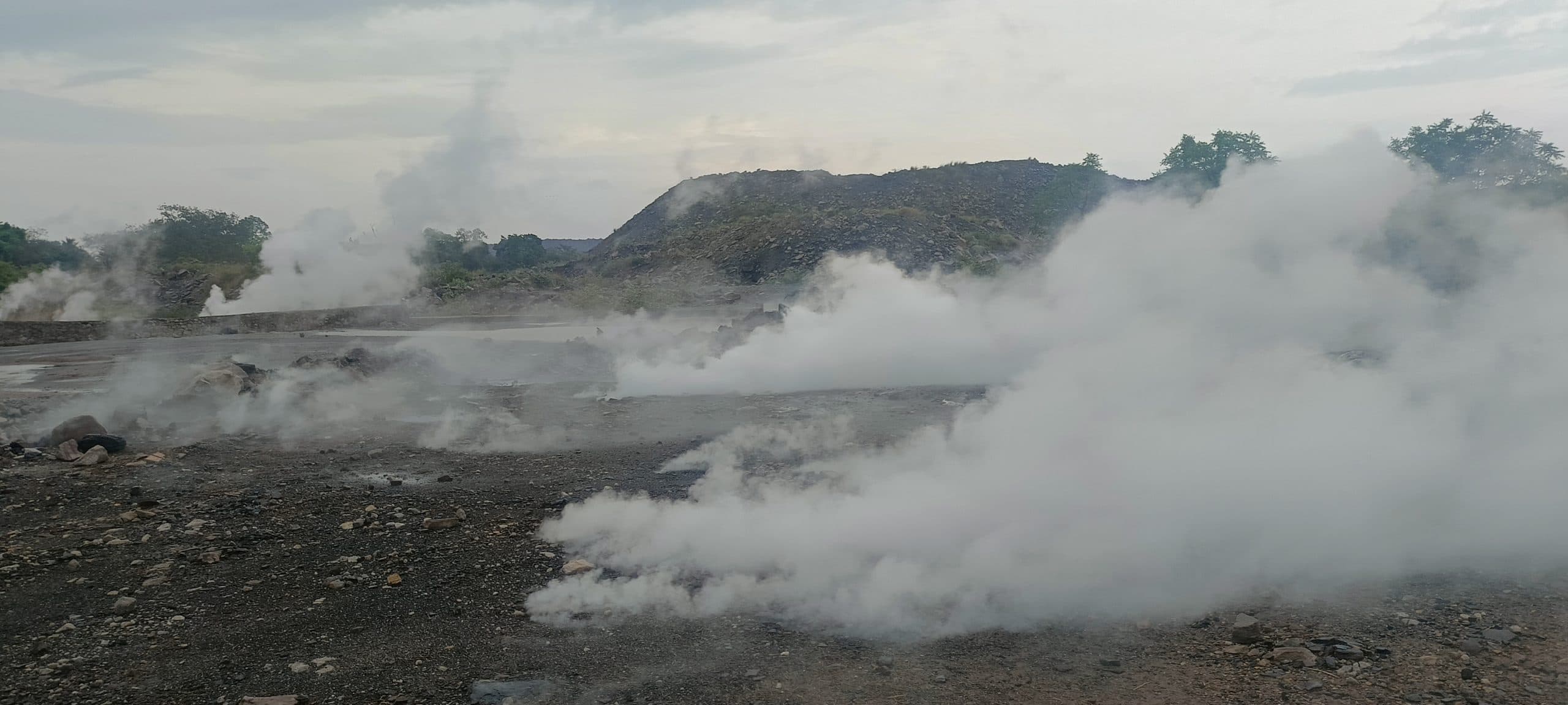 Dhanbad News : कतरास के कोलियरी इलाके में गैस रिसाव, कोयला उत्पादन पर असर