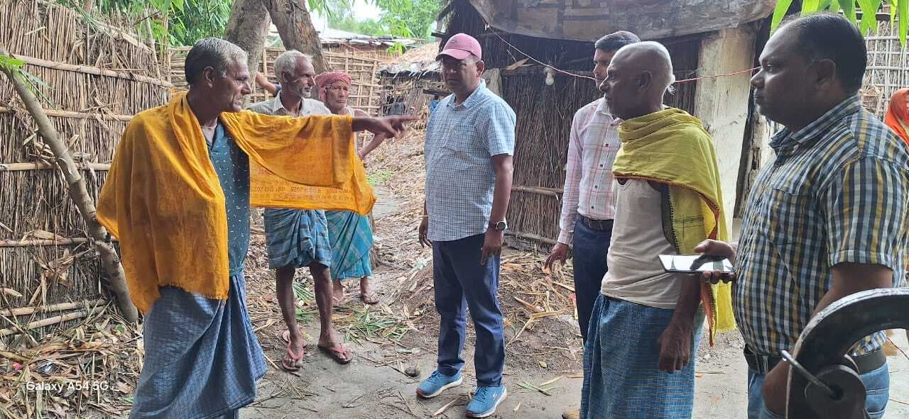 हठी लाभुकों को आवास निर्माण अविलंब करने की दी गयी जानकारी