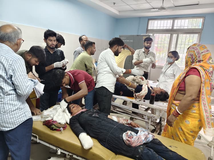 देवर ने दो भाभियों पर धारदार हथियार से किया जानलेवा हमला, एक की कलाई हाथ से अलग