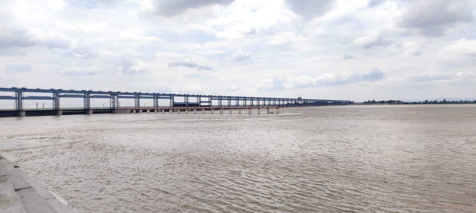 कोसी नदी का जलस्तर बढ़ा, प्रशासन सतर्क, तटबंधों की निगरानी तेज