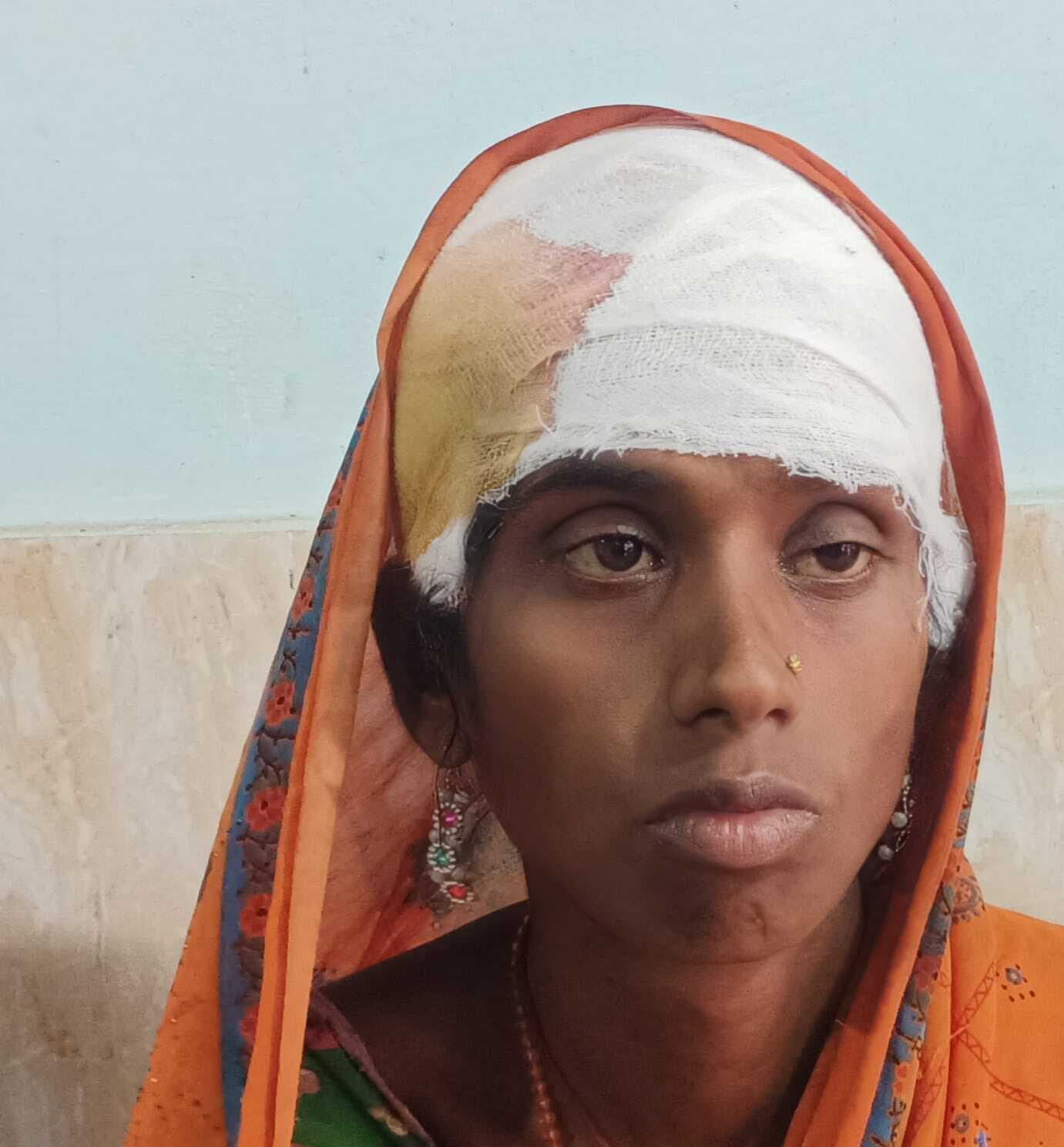 भूमि विवाद को लेकर भाई ने पति-पत्नी को पीटा, ज़ख्मी