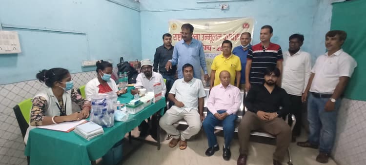 Deoghar news : टीबी बीमारी से बचाव के लिए लोगों को किया जागरूक, शिविर में 37 लोगों ने करायी जांच