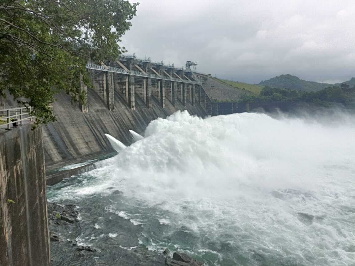 Dhanbad News : मैथन-पंचेत डैम का जलस्तर बढ़ा, लगातार छोड़ा जा रहा है पानी