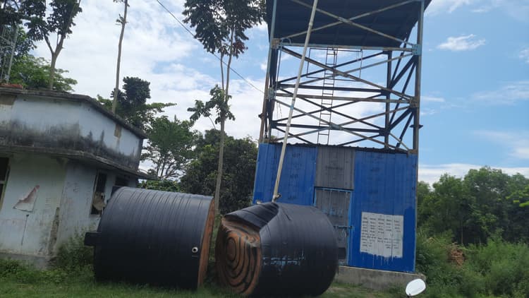 गंगापुर पंचायत में नल-जल योजना का जलमीनार क्षतिग्रस्त, ग्रामीणों में आक्रोश