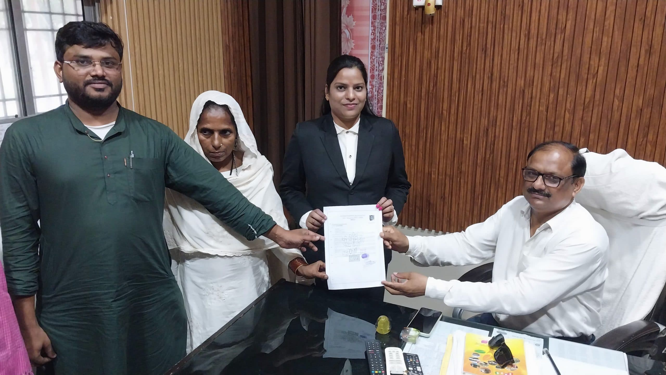 चार लोगों ने दाखिल किया नामांकन