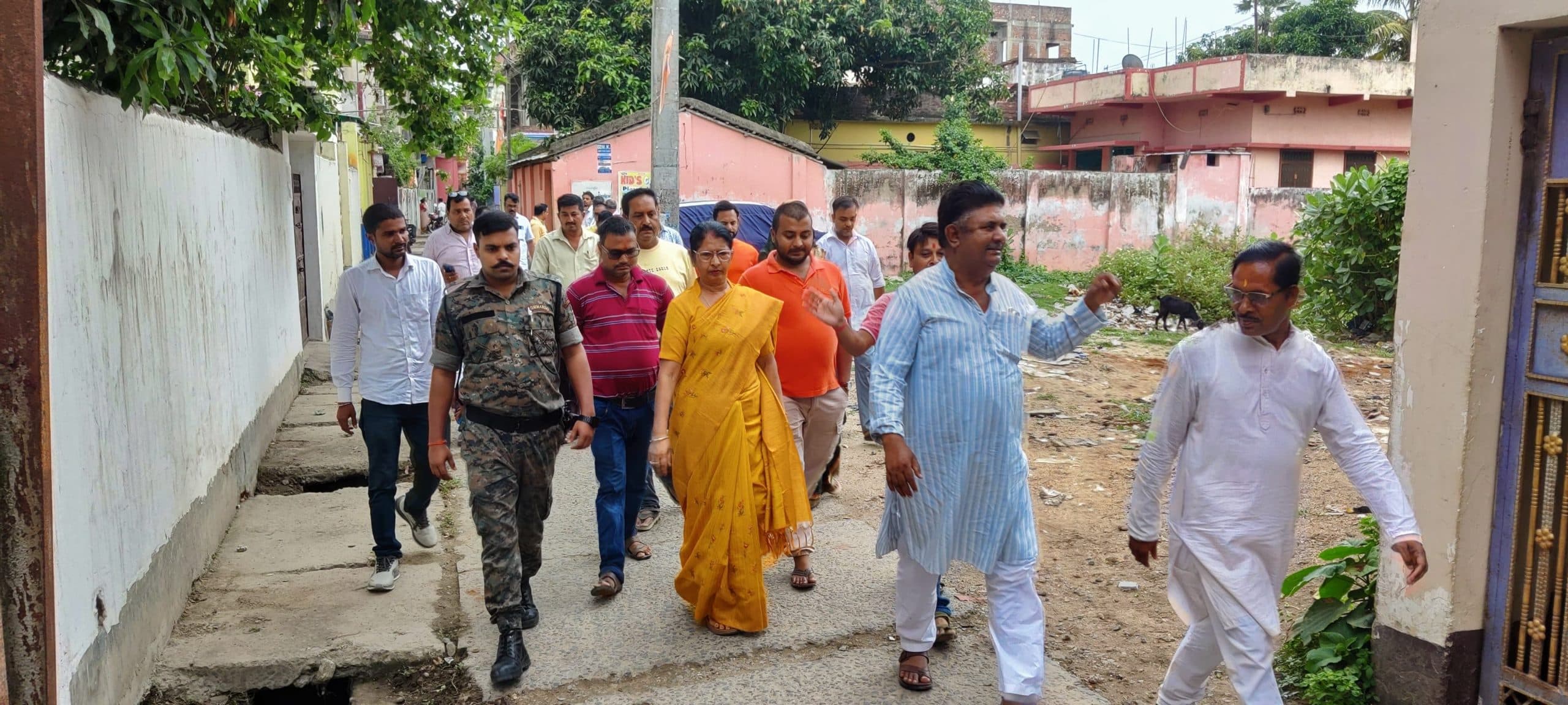 महापौर ने वार्ड का किया निरीक्षण, समस्याओं से हुई अवगत