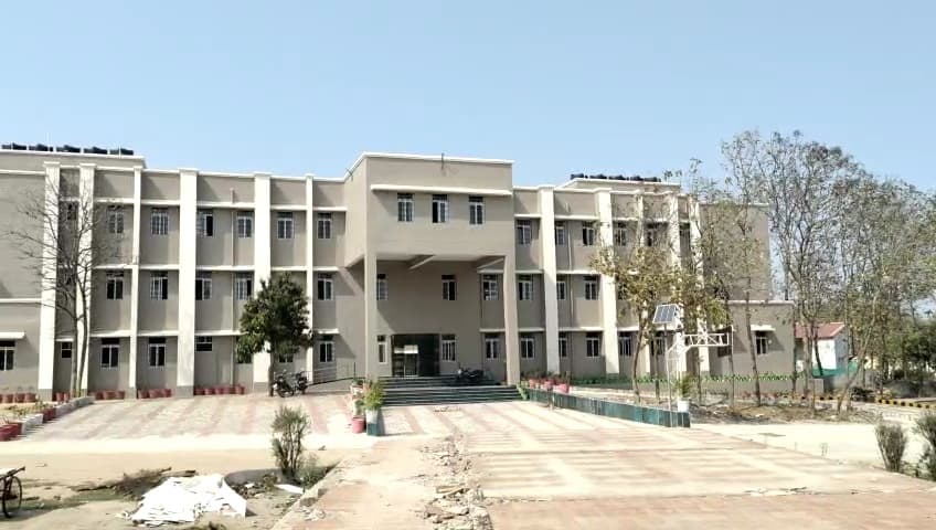 निलंबन के बाद भी आंकड़ों में नहीं बदले सिमुलतला आवासीय विद्यालय के प्राचार्य