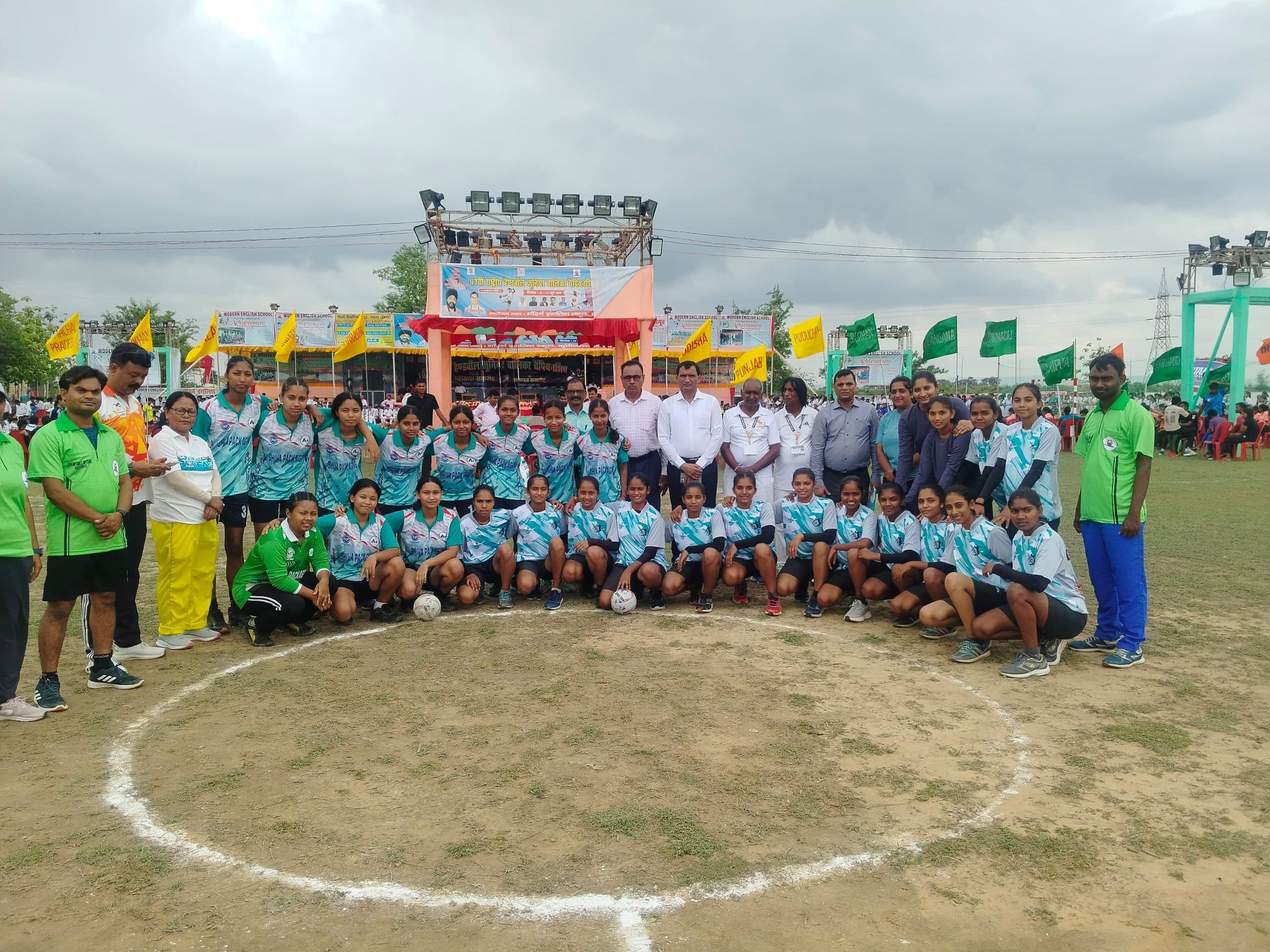 राष्ट्रीय हैंडबॉल प्रतियोगिता में खिलाड़ियों का दिख रहा दम