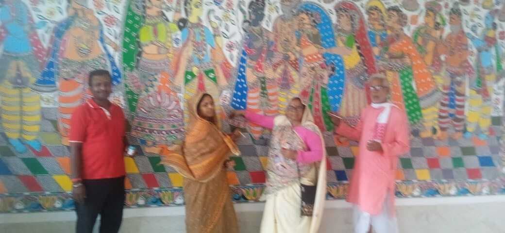 जिले की संस्कृति व धरोहरों से सजने लगा अमृत भारत स्टेशन