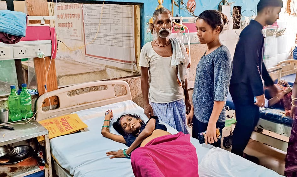 Gaya News : चंदा कर इलाज के लिए पत्नी को लाया, अब जांच के लिए मांगे जा रहे 2000 रुपये