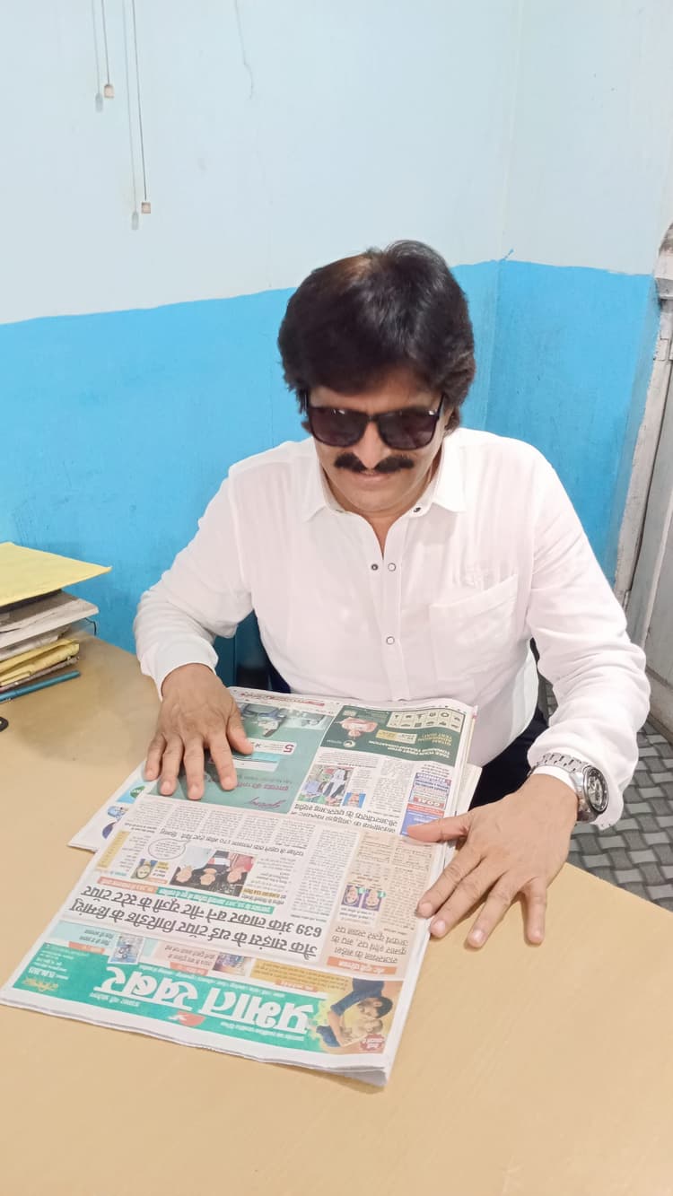 Bokaro News : दिल खोलकर हंसें, लोगों को हंसा कर मिलती है खुशी : एहसान कुरैशी