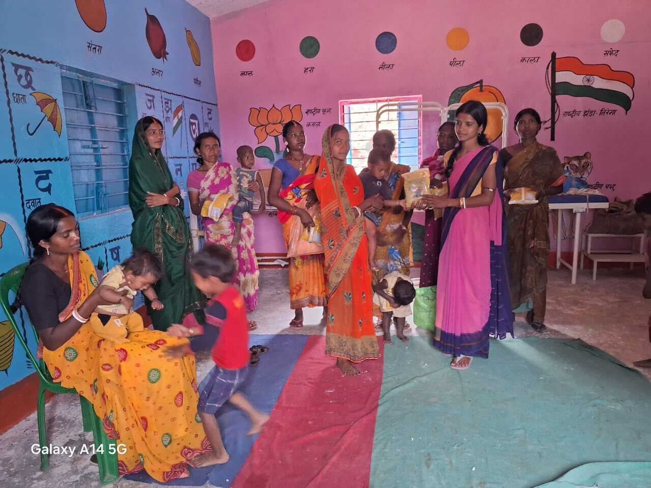 Bokaro News : आंगनबाड़ी केंद्र में बच्चों का नहीं हुआ टीकाकरण