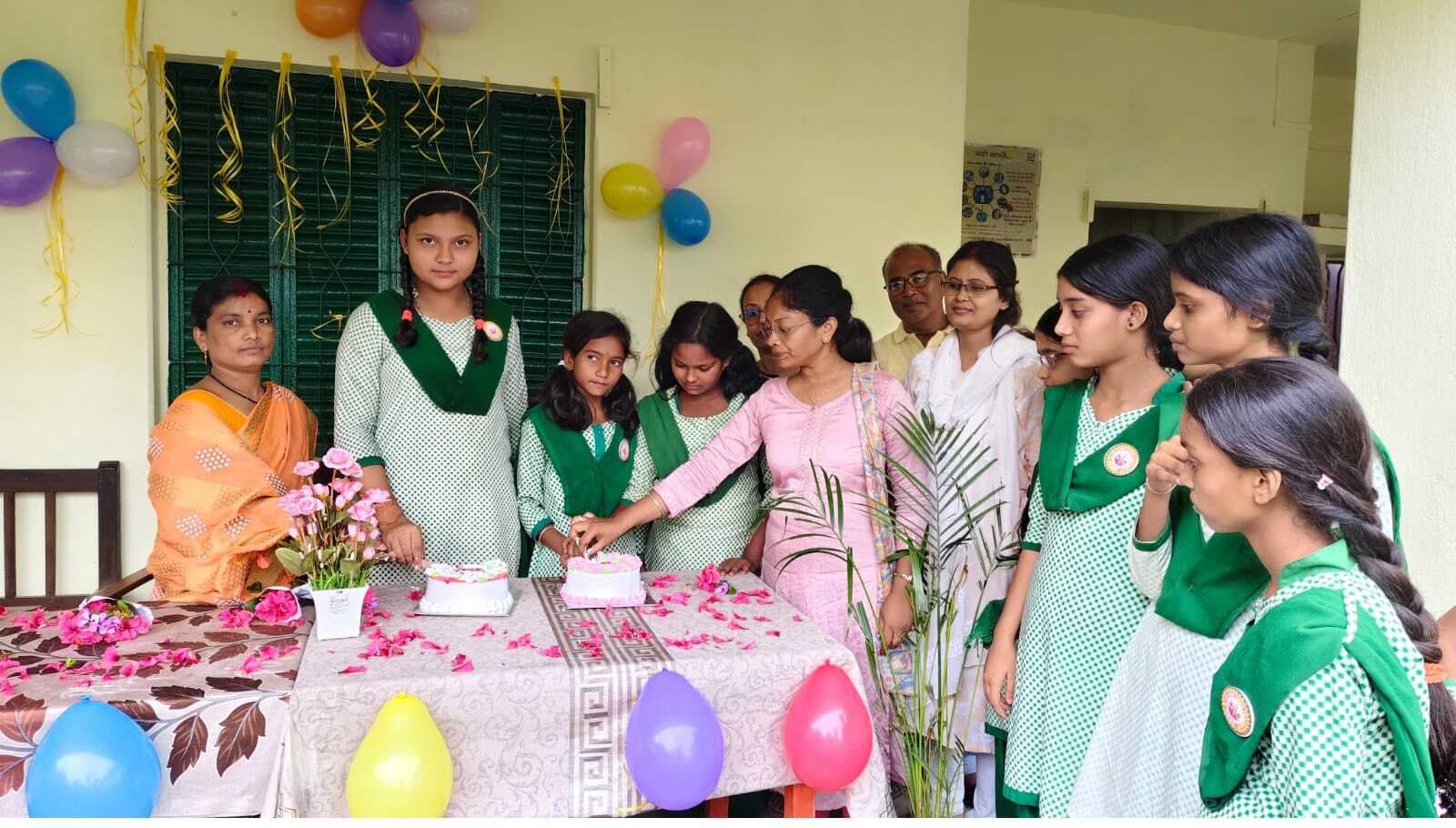 पाकुड़िया के 149 विद्यालयों में मनाया गया जन्मोत्सव सह तिथि भोजन