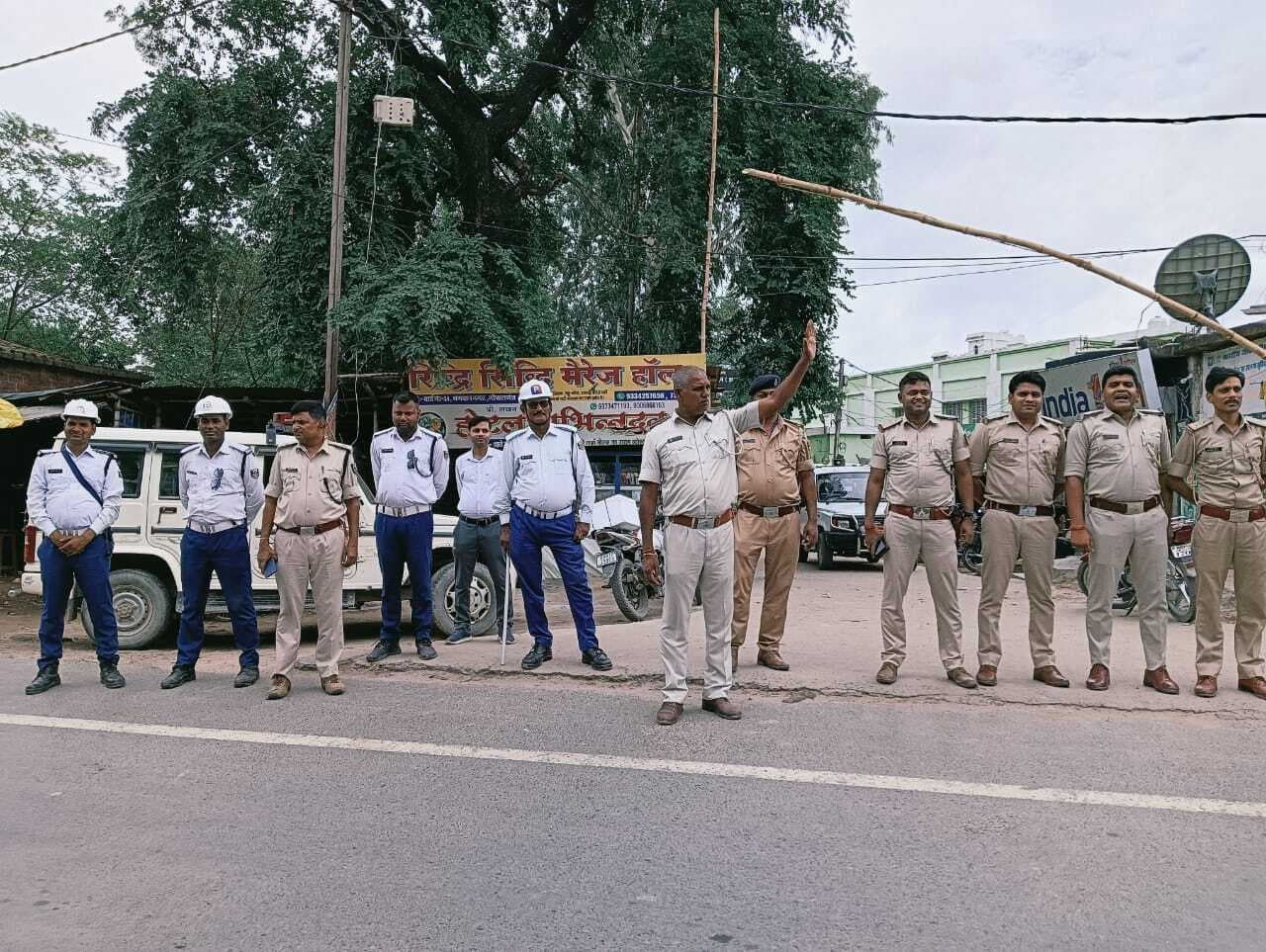 थावे में पुलिस की सतर्कता से नहीं लगा जाम, श्रद्धालुओं को मिली राहत, पीएम के कार्यक्रम को लेकर रही चौकसी और सख्ती