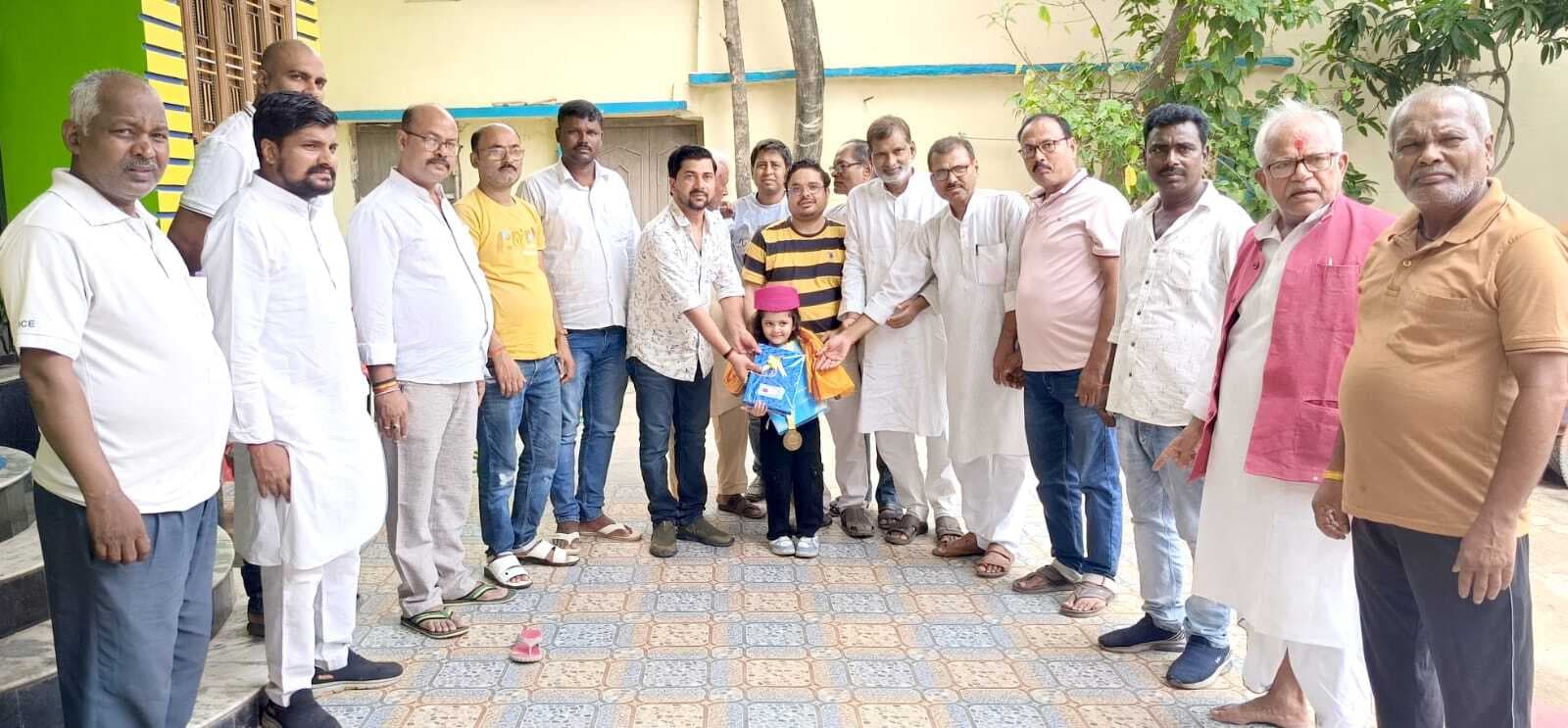 जिले की चार वर्षीय प्रियांशी को राष्ट्रीय युवा वैश्य महासभा ने किया सम्मानित