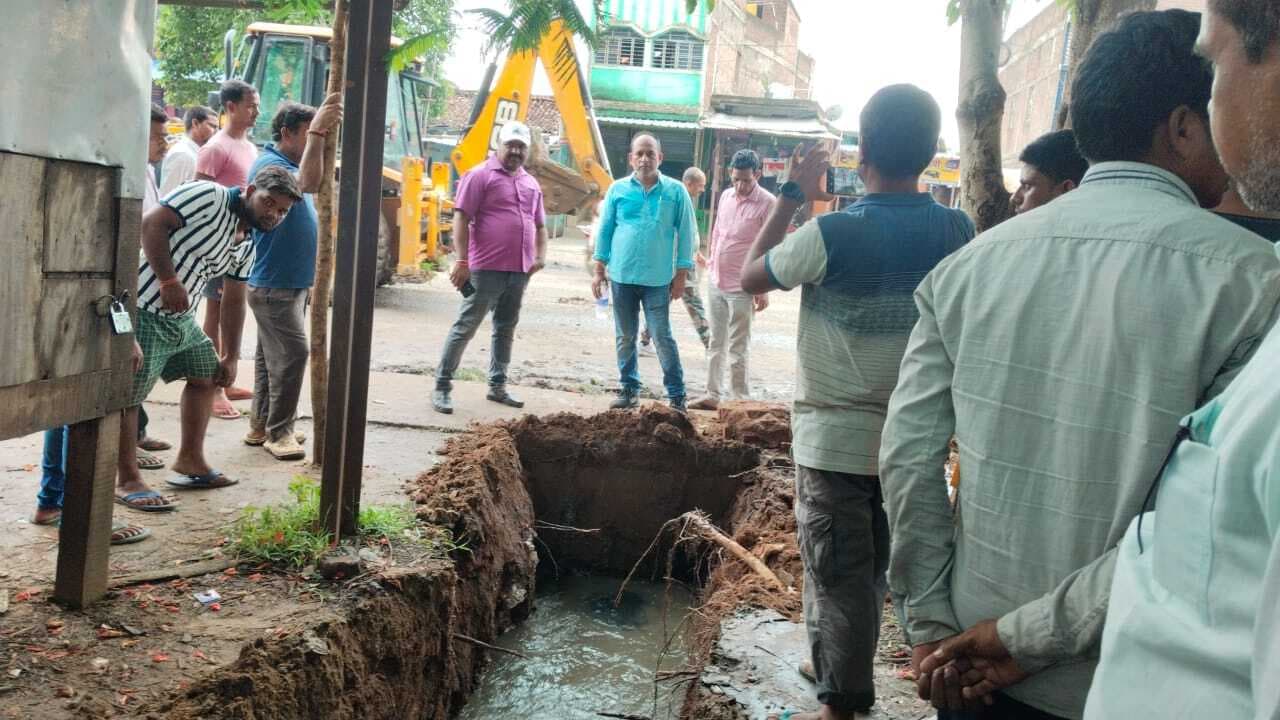 डीएम के आदेश पर नाला निर्माण कार्य शुरू