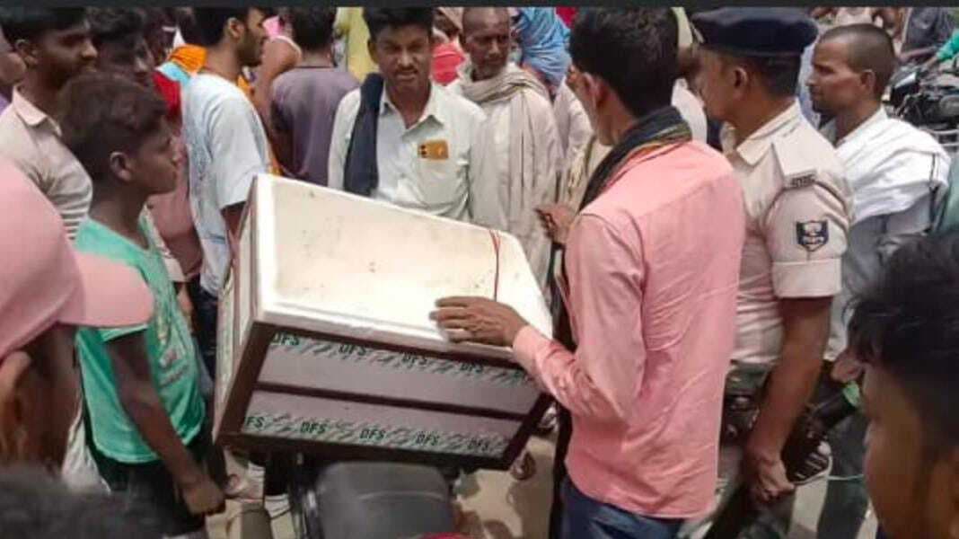 एसएच 58 पर दुर्घटना में शराब तस्कर जख्मी