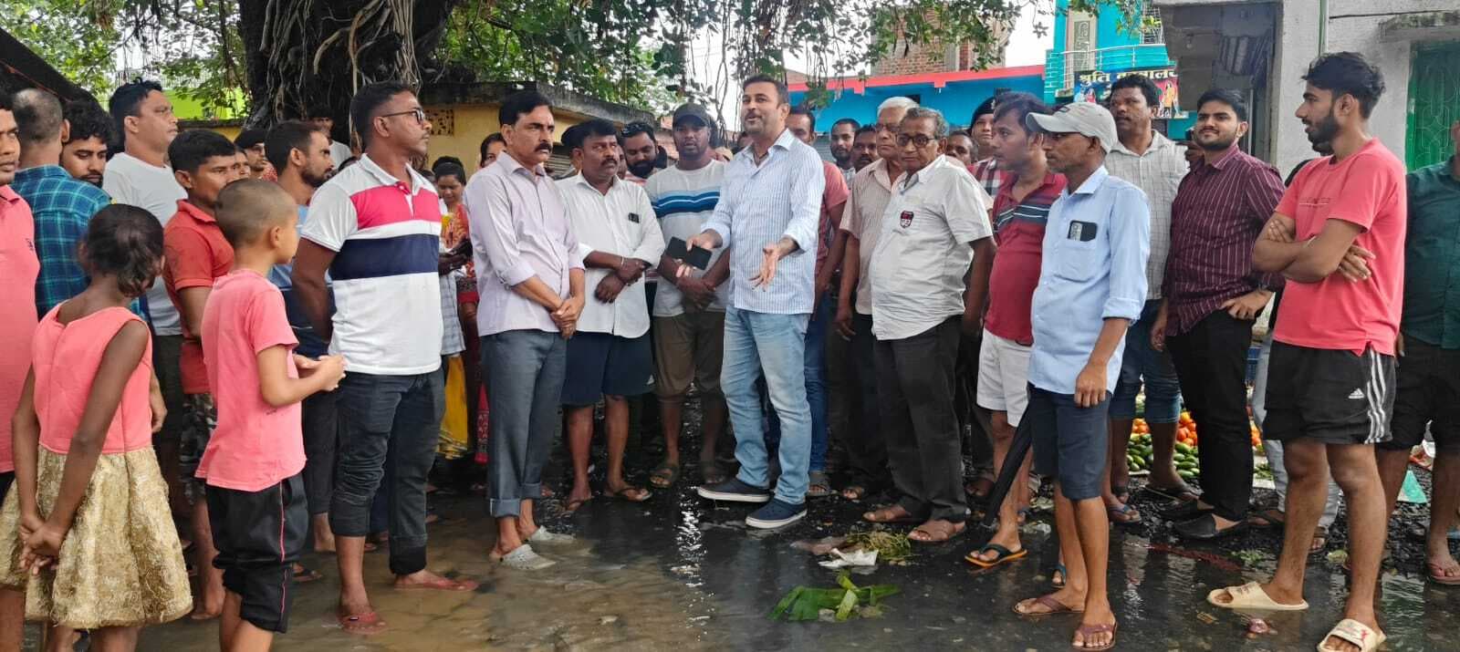 धोबी मुहल्ला के लोगों को नहर के पानी से मिलेगी निजात : सुदेश