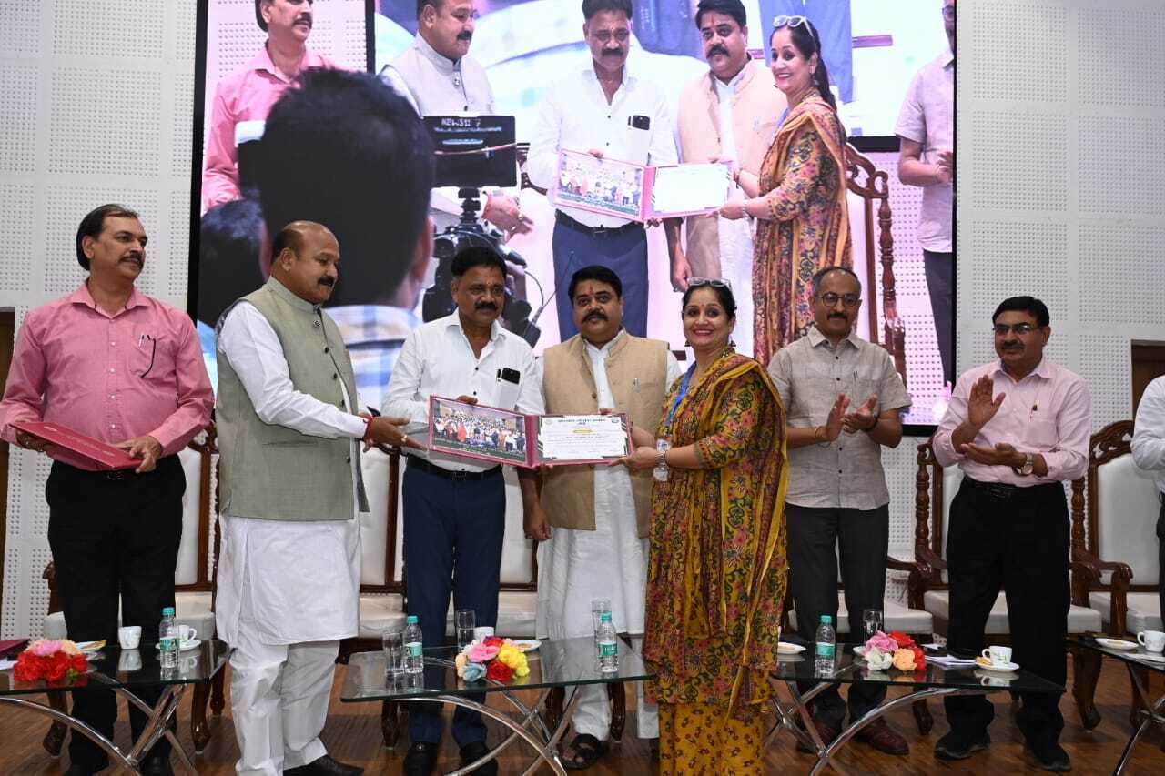 Political news : गो पालन से रोजगार के अवसर पैदा करने की है जरूरत : सुदिव्य सोनू