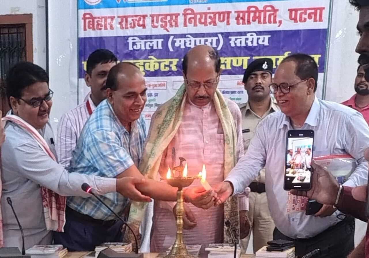 जिला स्तरीय पियर एडुकेटर प्रशिक्षण कार्यक्रम, कुलपति ने कहा एक आंदोलन है आरआरसी