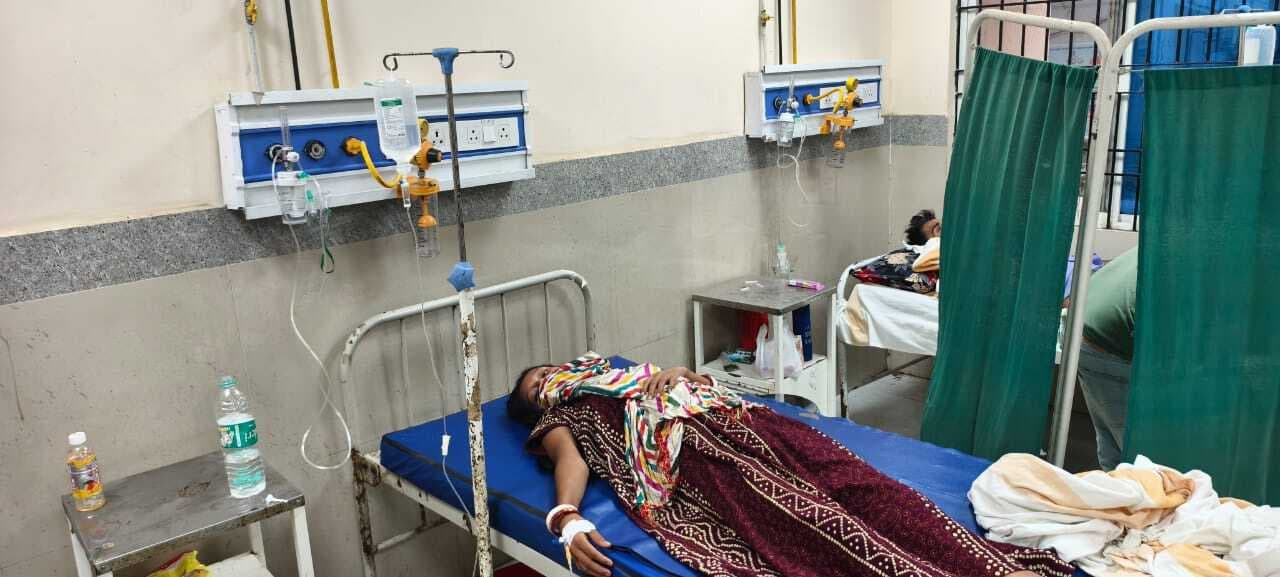 जमीनी विवाद में सास व बहू को पीटकर किया घायल