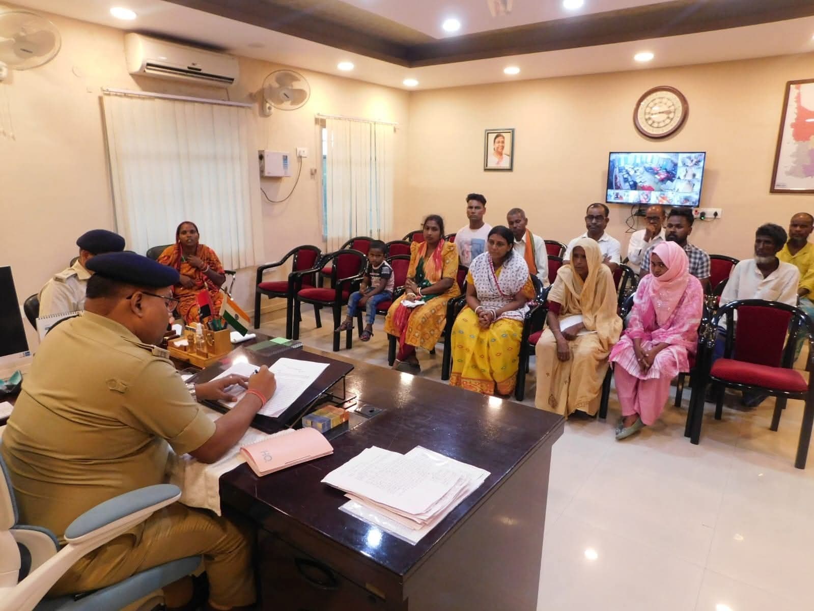 एसपी ने की एक दर्जन मामलों की सुनवाई