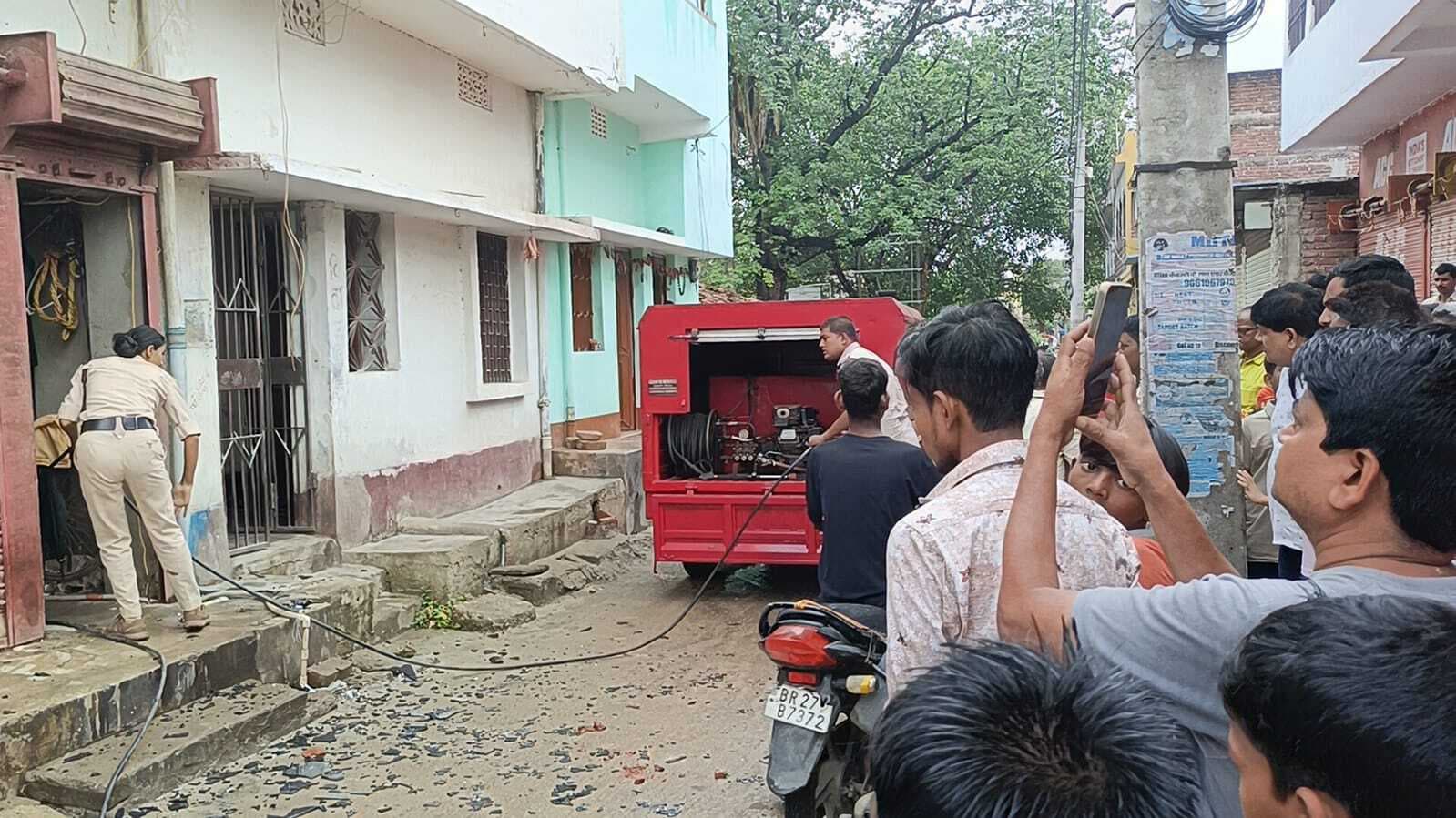 घर में लगी आग, लाखों रुपये का नुकसान