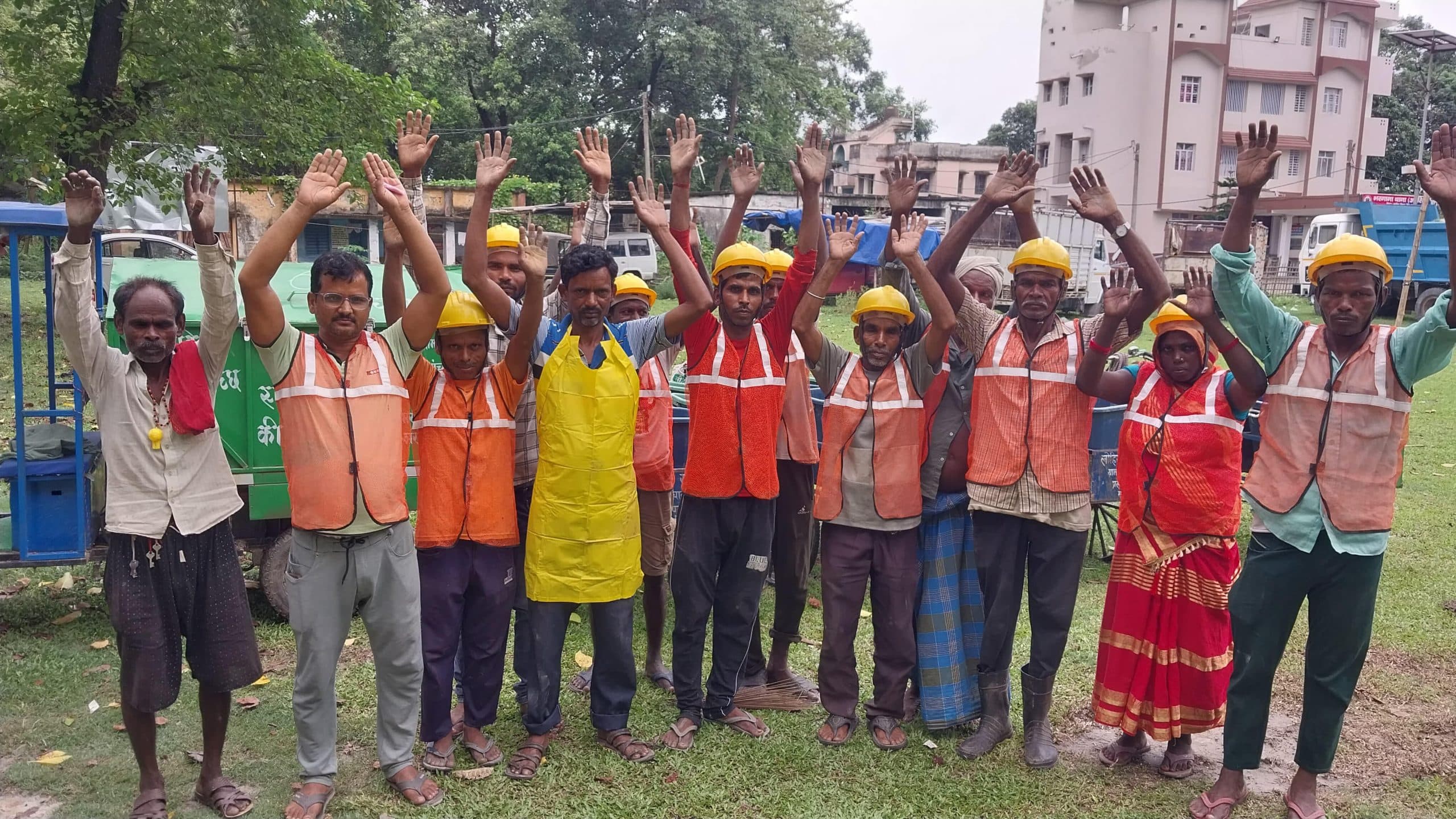 मानदेय नहीं मिलने पर स्वच्छता कर्मियों का प्रदर्शन