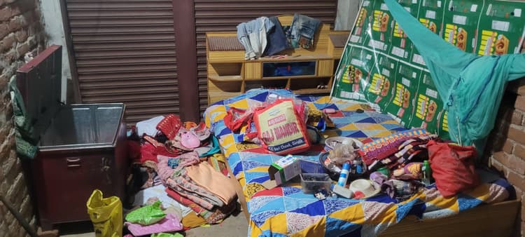 सेंधमारी कर घर से लाखों रुपये की संपत्ति की चोरी