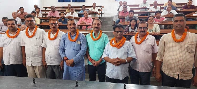 आनंद बने एलएस कॉलेज कर्मचारी संघ के अध्यक्ष