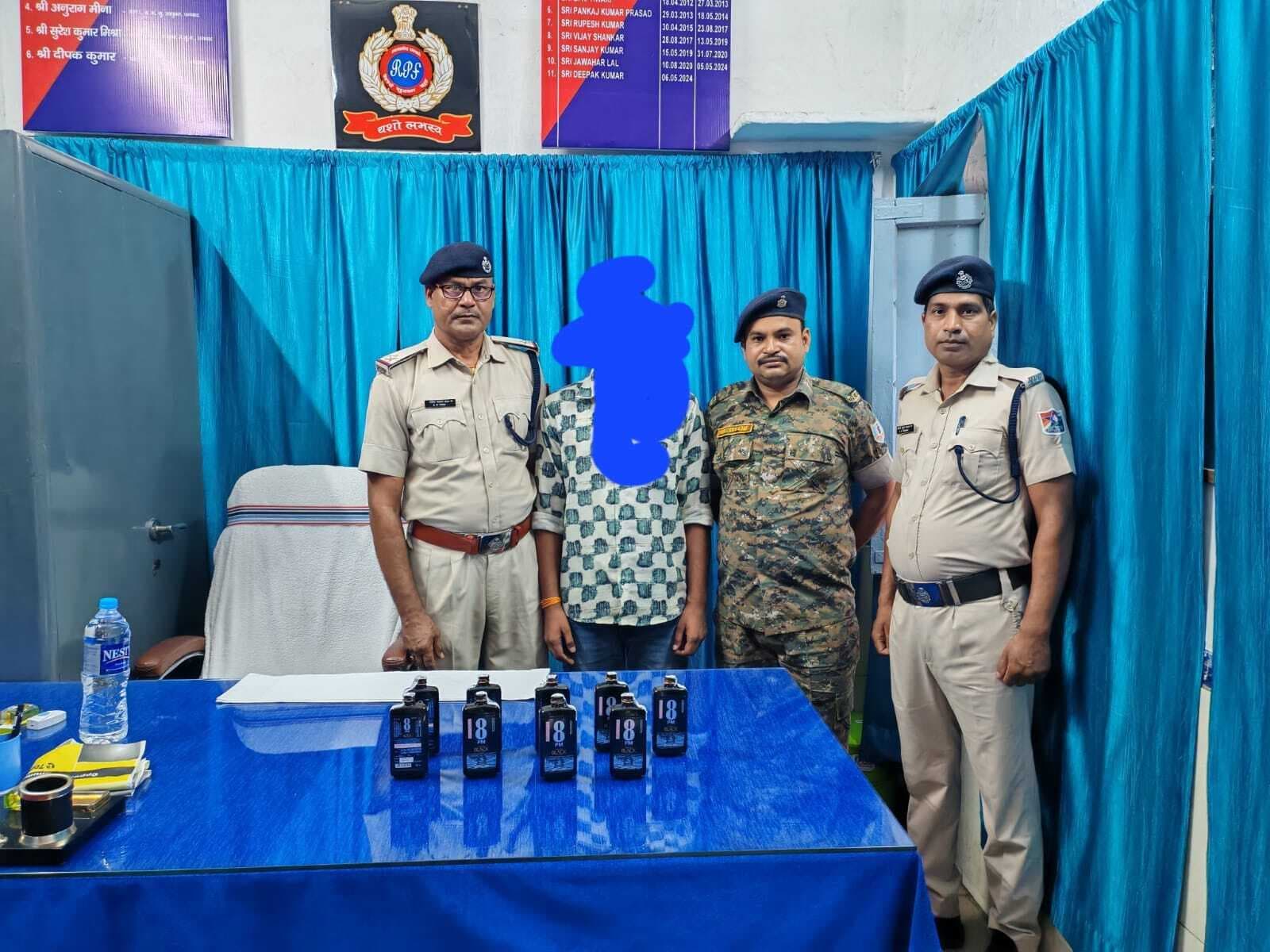 विदेशी शराब के साथ गुरुआ का युवक गिरफ्तार