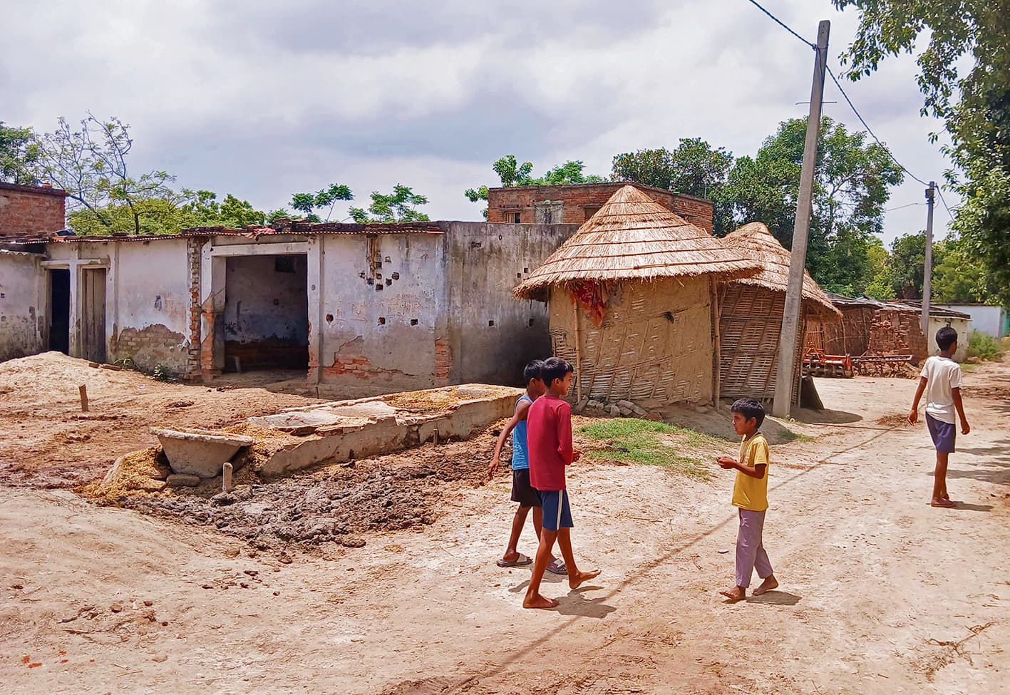 Gopalganj News  : मदरवानी कांड में मजिस्ट्रियल जांच जारी, अब लिखित जवाब मांगने की तैयारी में जुटी टीम