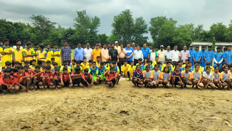 Deoghar news : अंडर-14 बालक वर्ग में मिडिल स्कूल केचुवाबांक टीम बनी विजेता