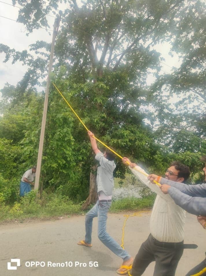 Seraikela Kharsawan News : कहीं तार टूटे, तो कहीं इंसुलेटर ने दिया जवाब