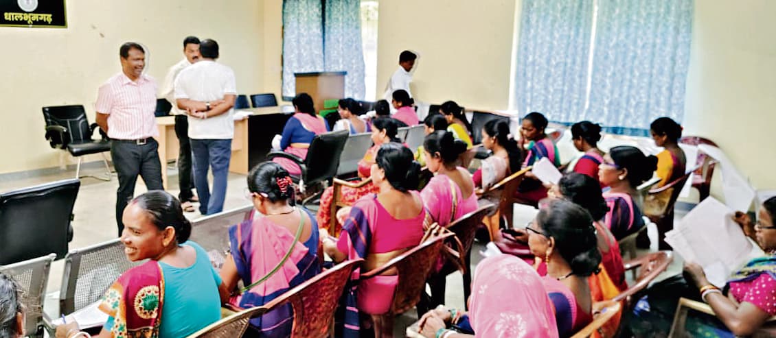 East Singhbhum News : धालभूमगढ़ में बीएलओ को जियो फेसिंग प्रशिक्षण शुरू