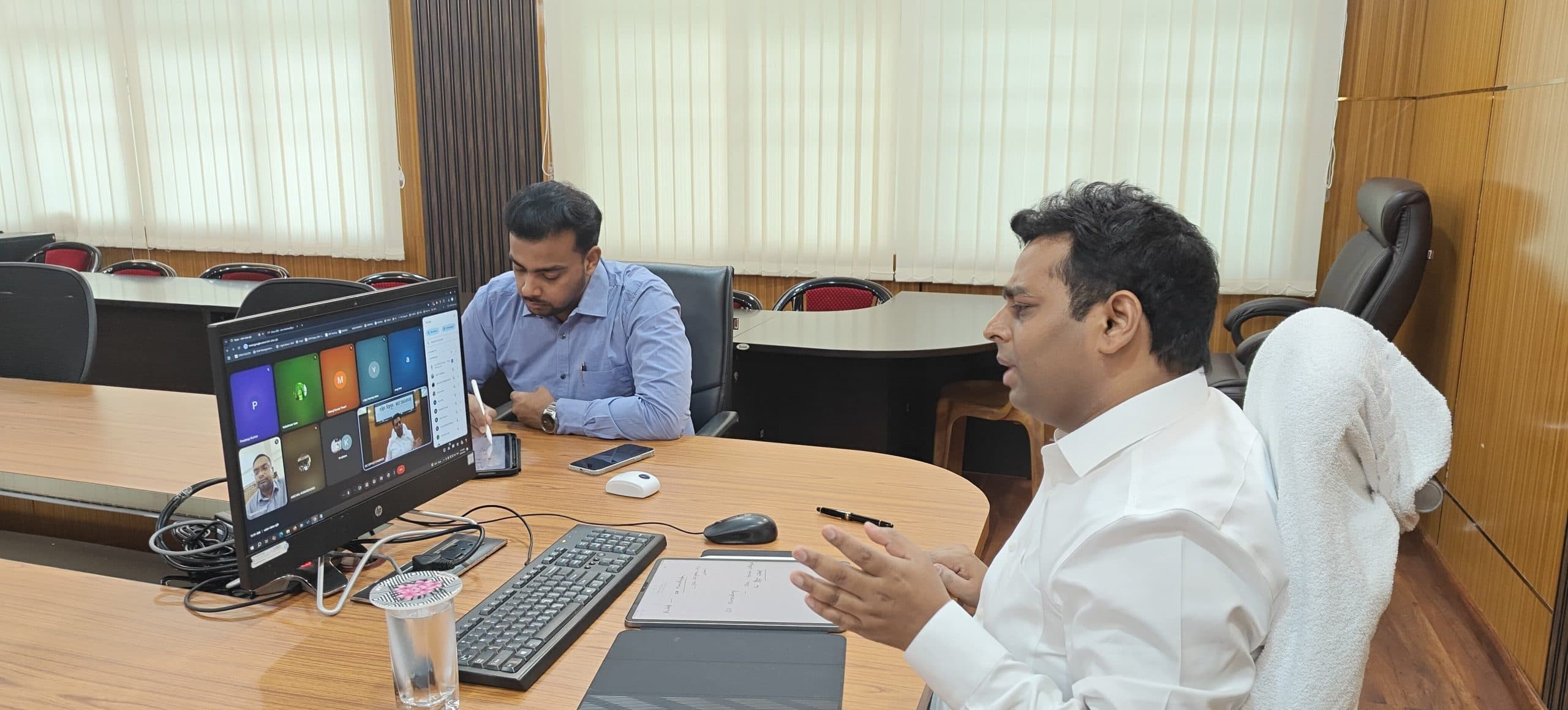 Chaibasa News : बारिश से बेघर लोगों को सामुदायिक भवन या सरकारी भवनों में ठहरायें