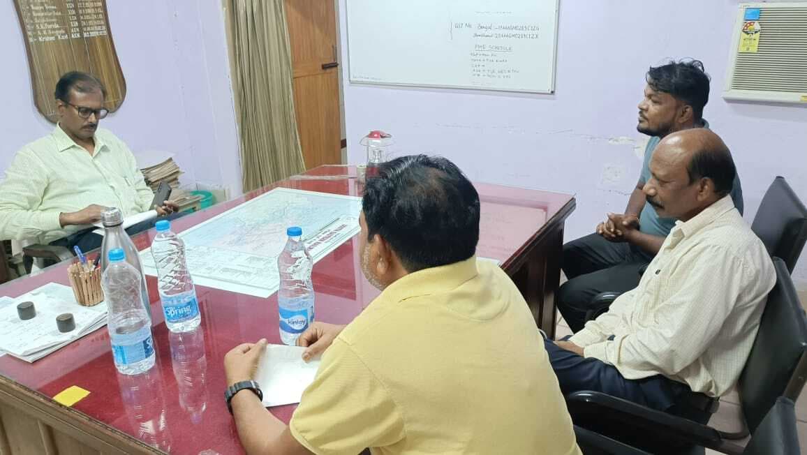 Chaibasa News : दपू रेलवे के चीफ इंजीनियर ने सीनी रेलवे वर्कशॉप का जायजा लिया