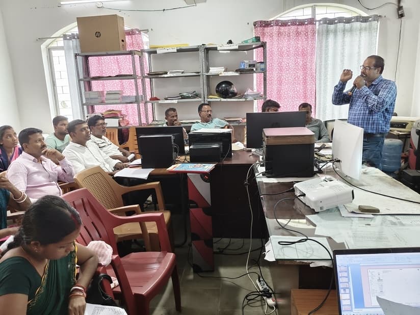 घर-घर जाकर बारीकी से बनायें नजरी नक्शा : किशोर झा