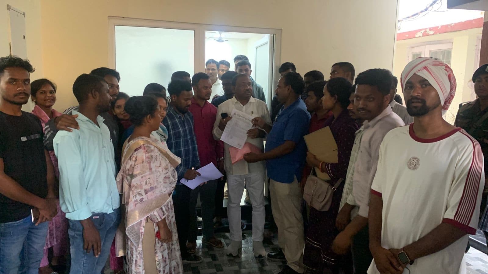 Ranchi news : आदिवासी छात्र संघ का प्रतिनिधिमंडल शिक्षा मंत्री से मिला