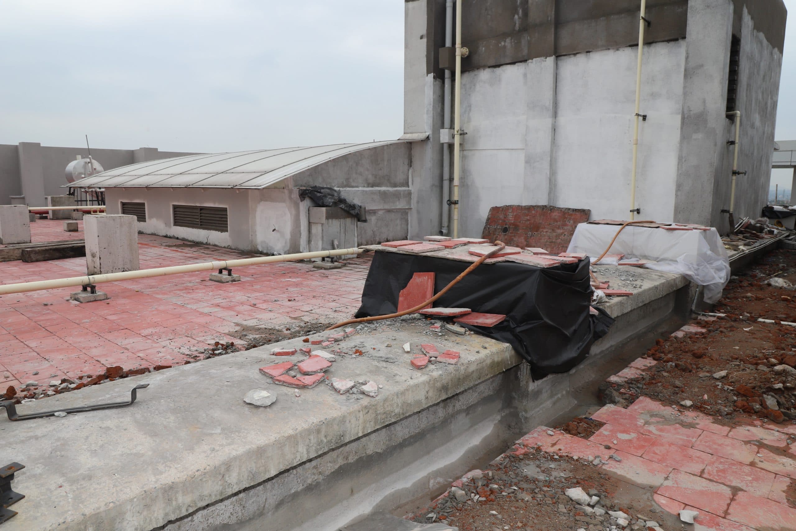 Jamshedpur News : प्रभात इंपैक्ट : डीसी ने लिया संज्ञान, एमजीएम की नयी बिल्डिंग की 48 घंटे में हुई मरम्मत