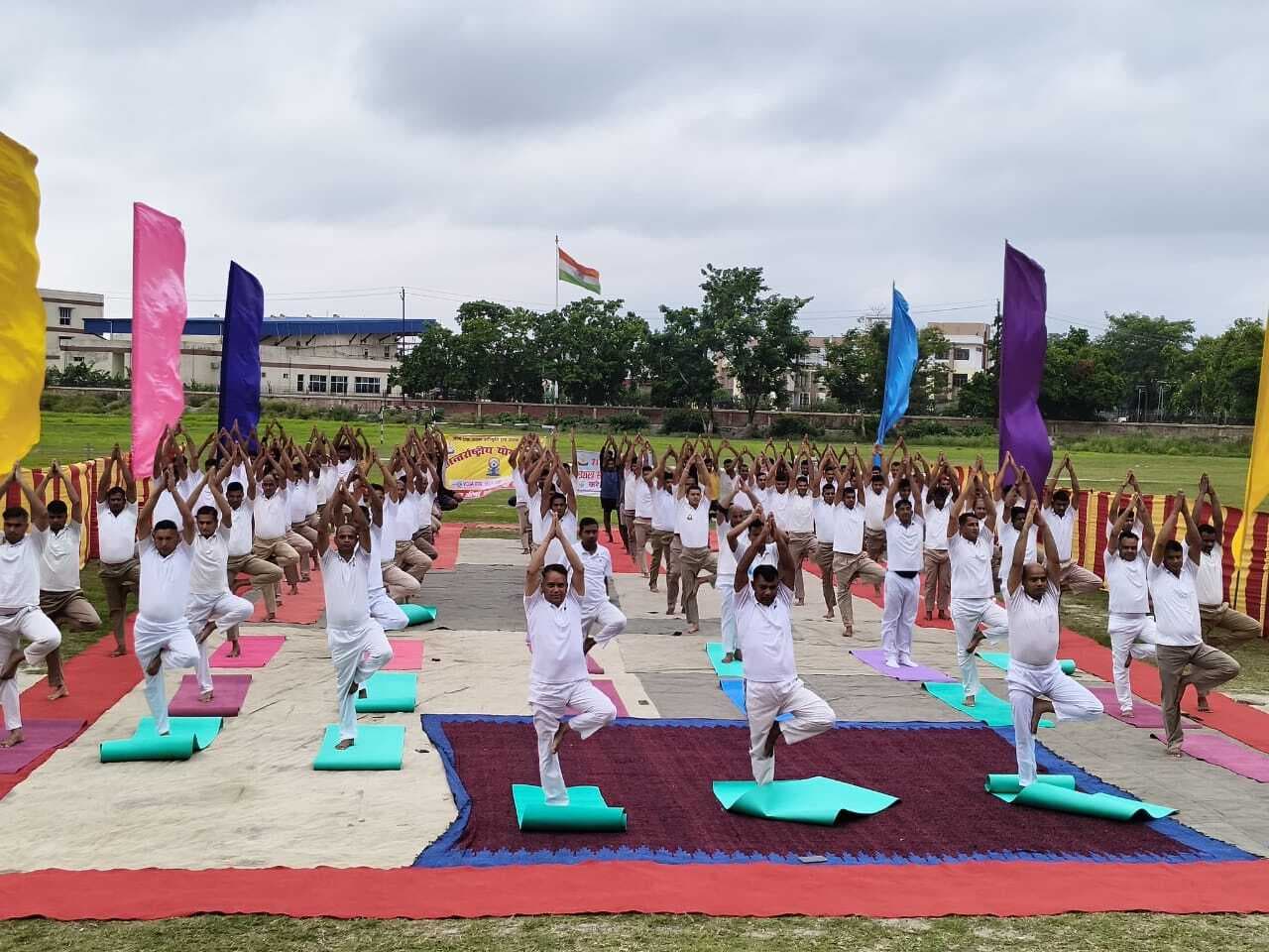 Motihari: स्वस्थ रहकर ही हम स्वस्थ व सुंदर समाज का कर सकते हैं निर्माण : कमांडेंट