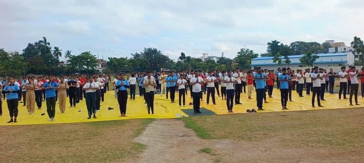 Motihari: योग से भगाया जा सकता है रोग