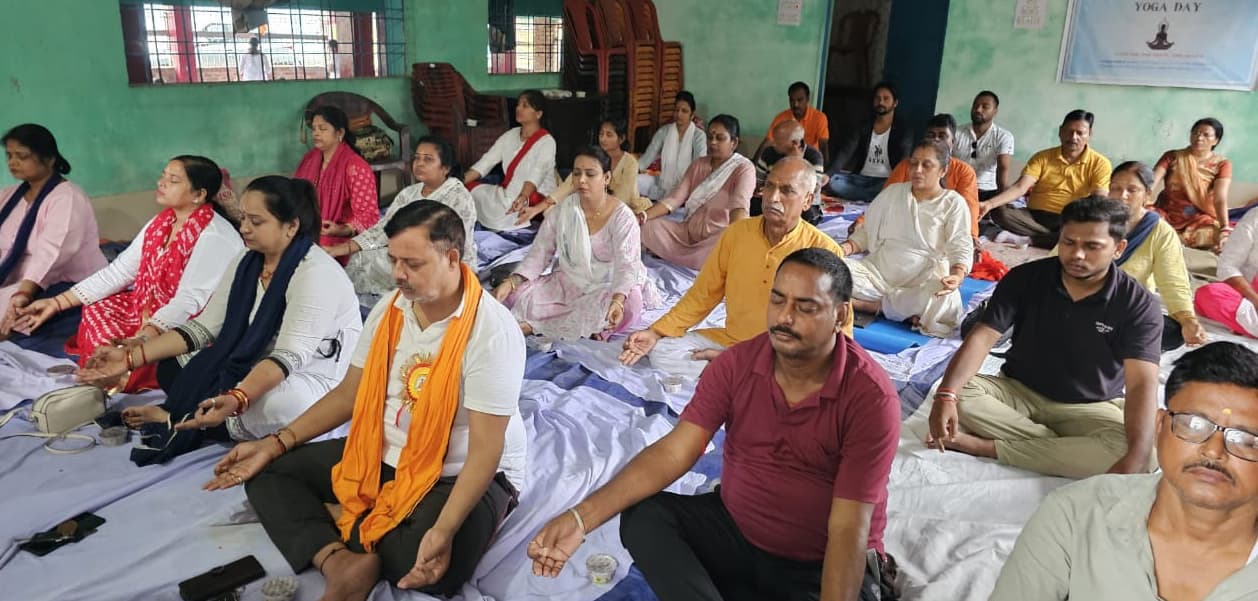 योग शिविर में शामिल हुए भाजपा कार्यकर्ता