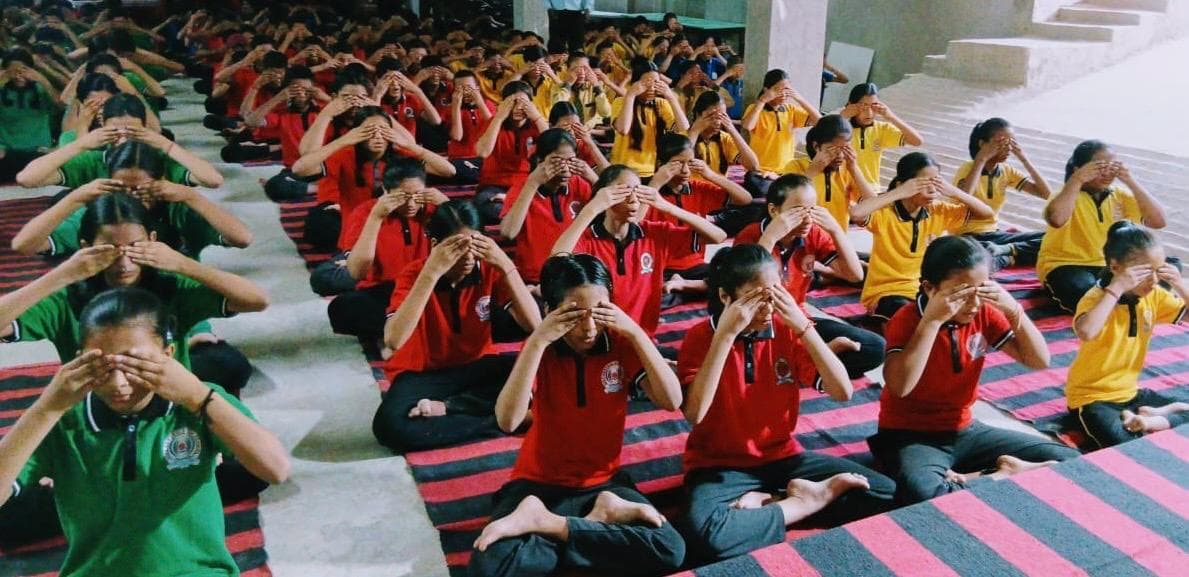 Samastipur News:सिटी सेंट्रल स्कूल की शाखाओं के बच्चों ने किया योगाभ्यास