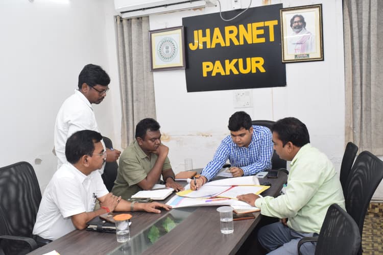 साप्ताहिक हाट की बंदोबस्ती के लिए करें कार्रवाई : डीसी