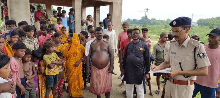 स्नान के दौरान डूब रही दो किशोरियों को बचाने के क्रम में एक लड़की की डूबने से मौत