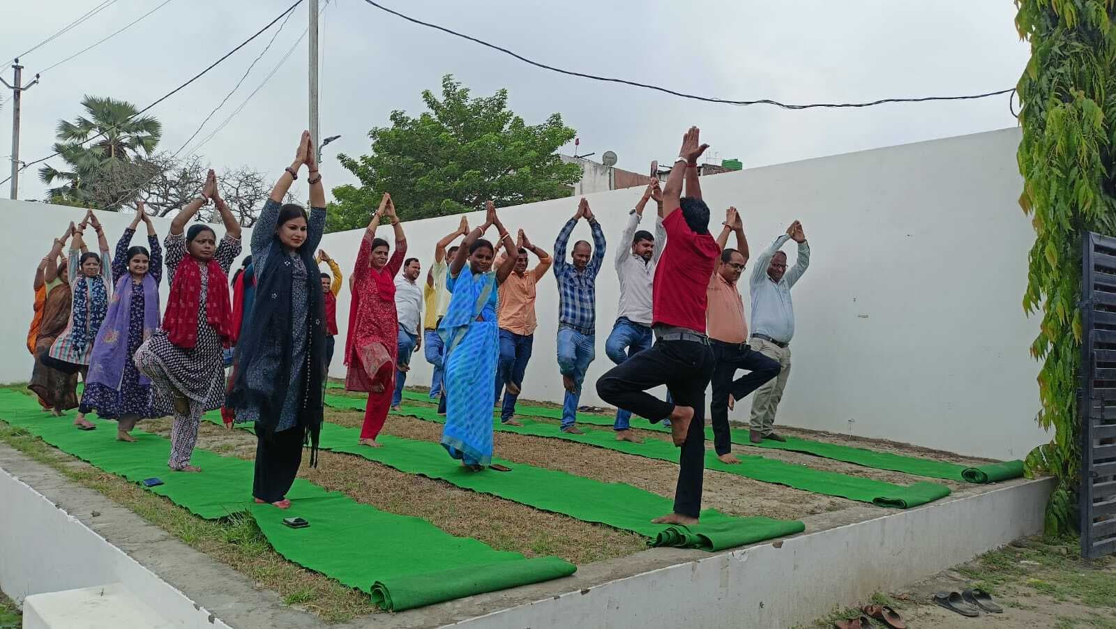 Samastipur News:स्वास्थ्य ठीक रखने व बीमारियों से मुक्ति के लिए योग जरूरी