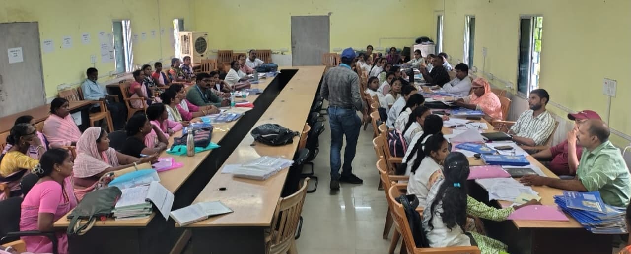 नियमित टीकाकरण की उपलब्धि के लिए की गई समीक्षात्मक बैठक