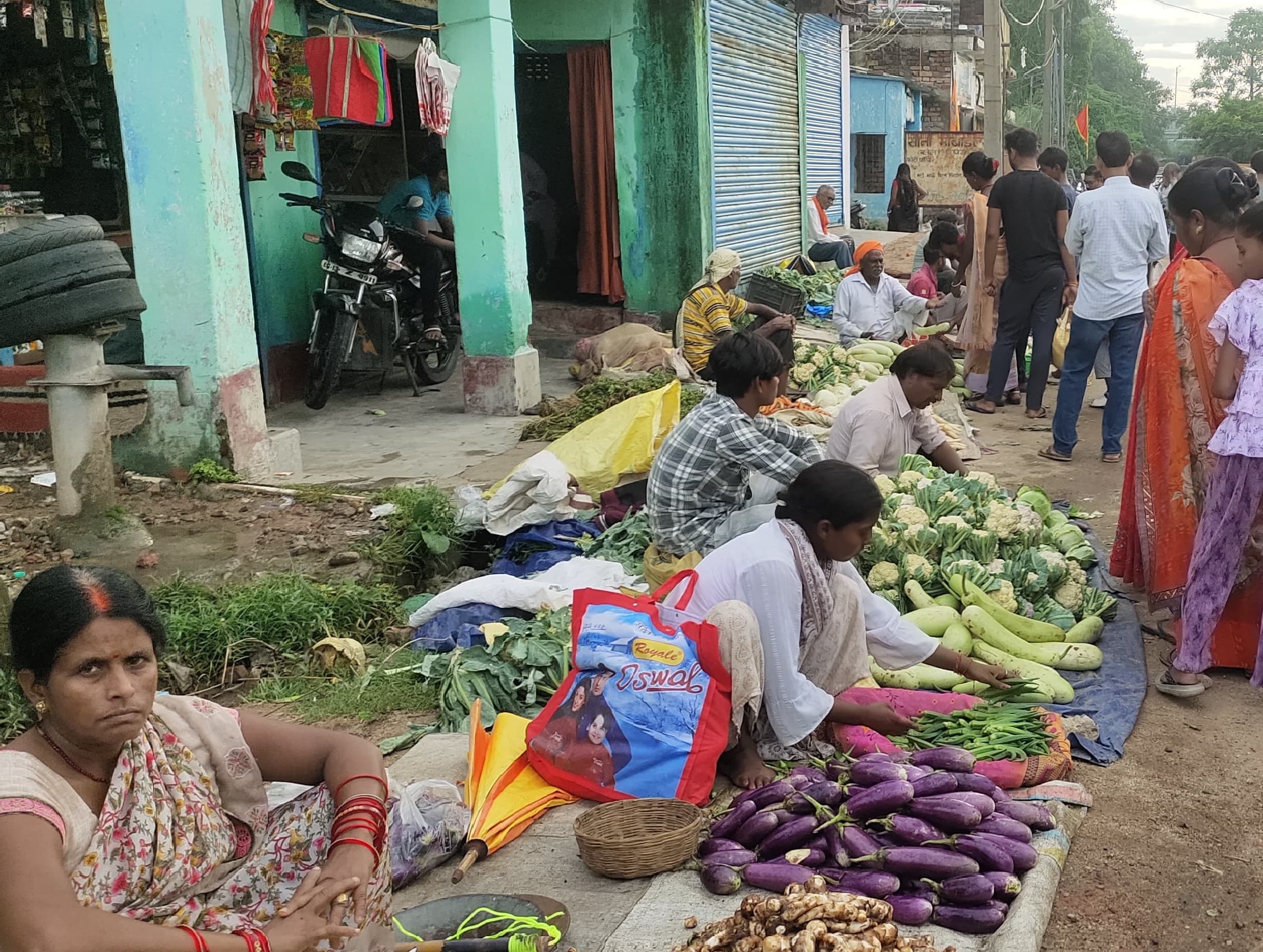 चार दिनों की वर्षा से फसलों को भारी नुकसान